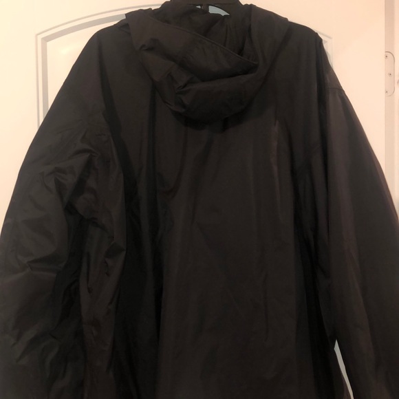 COPY - Black Columbia rain jacket. - Picture 4 of 4